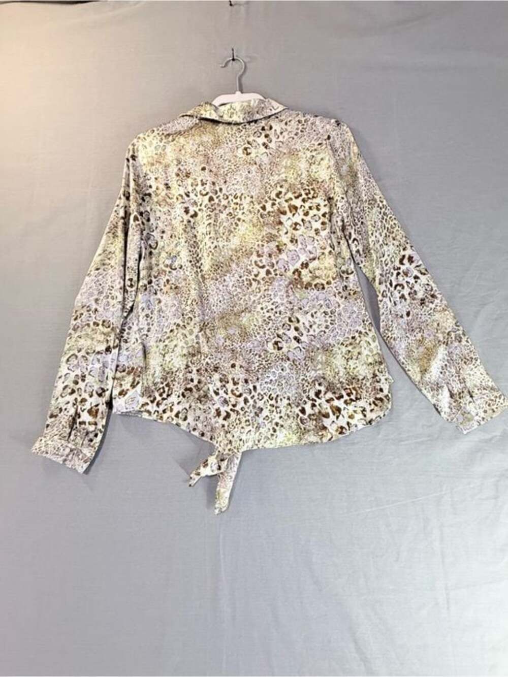 Mystree Multi-Tonal Abstract Leopard Print Collared Button-Up Blouse Size Medium - Picture 4 of 7